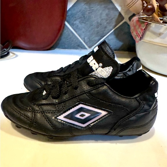 VTG UMBRO SOCCER CLEATS SZ 1.5 KID CHILD UNISEX SOFTBALL BASEBALL SPORTS NOVELTY - Picture 9 of 12